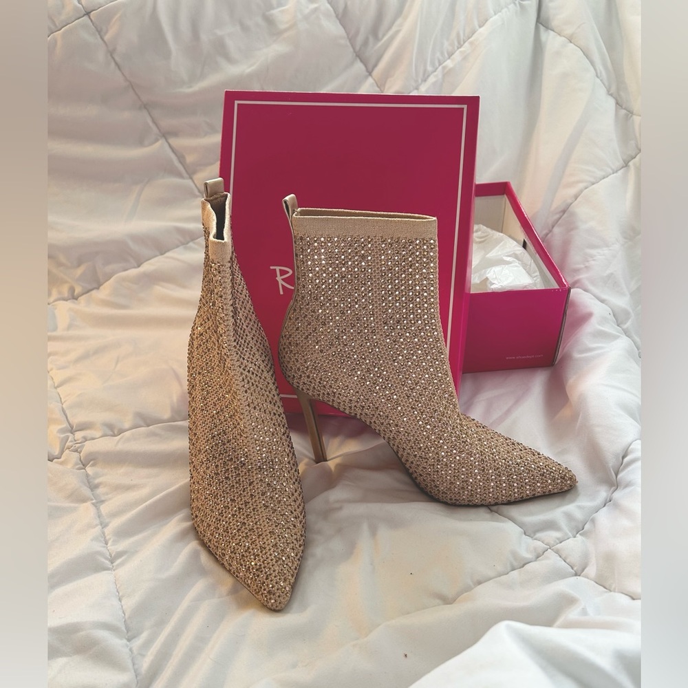 Sparkly Light Pink Heeled Booties! Size 8.5.